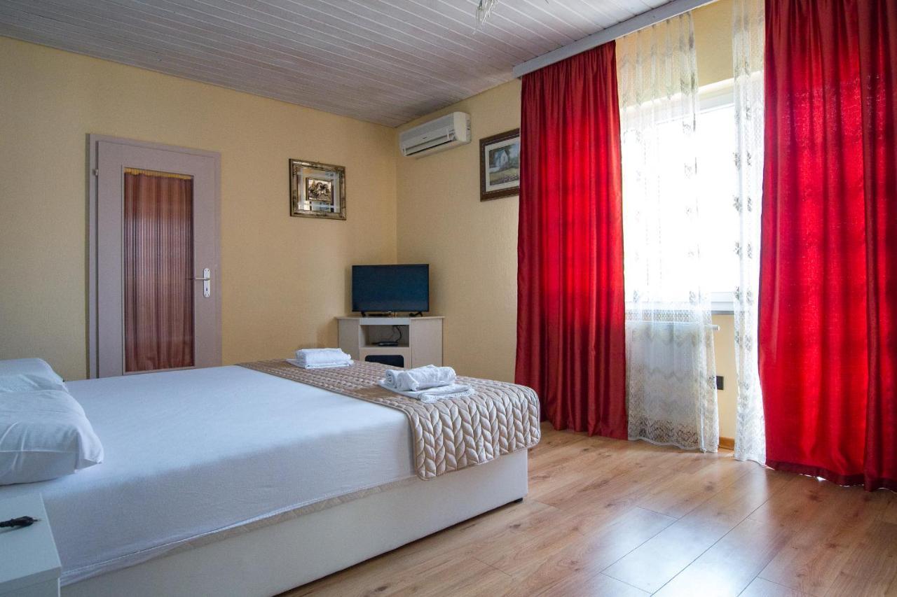 Apartments Babaja Omiš Kültér fotó